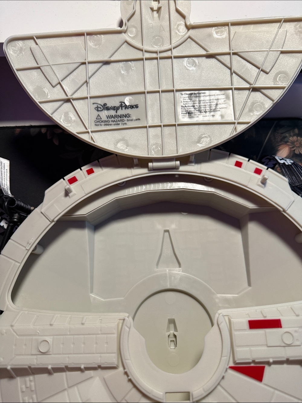 Millennium Falcon Popcorn Bucket - Picture 3 of 4